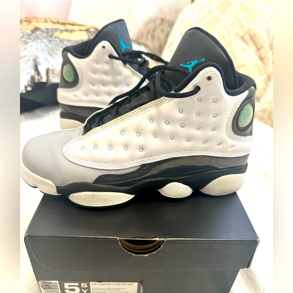 100% authentic Jordan 13 Retro BG sneakers size 5.5